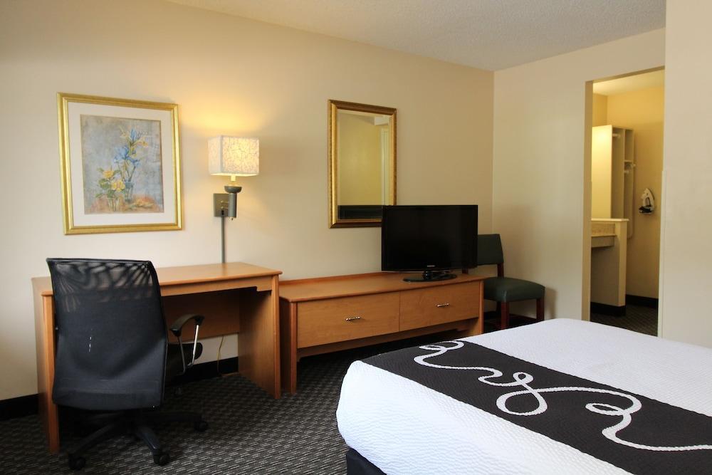 Hotel La Quinta By Wyndham Tampa Fairgrounds - Casino à Mango Extérieur photo